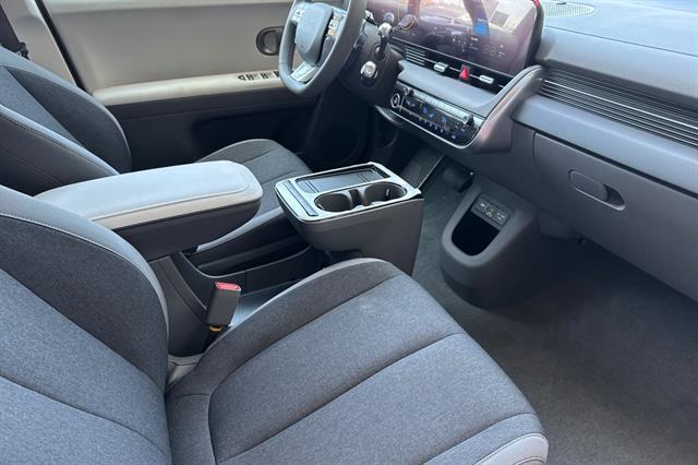 2025 Hyundai IONIQ 5 SE Standard Range