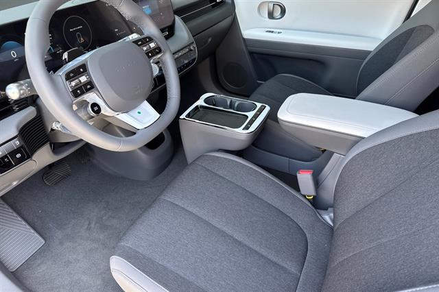 2025 Hyundai IONIQ 5 SE Standard Range