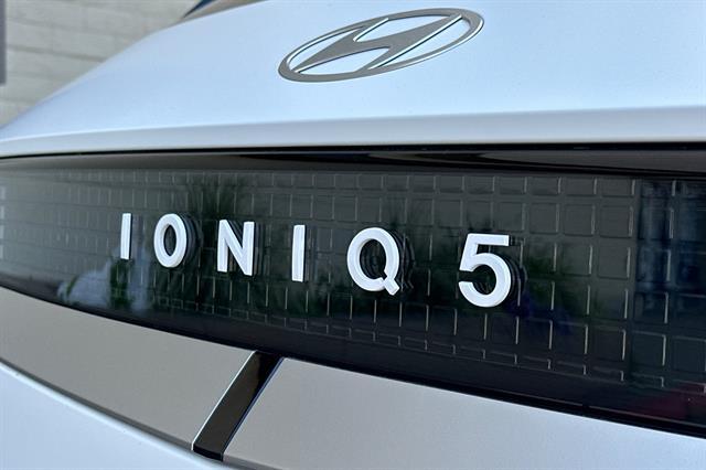 2025 Hyundai IONIQ 5 SEL