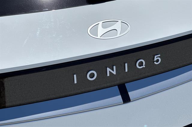 2025 Hyundai IONIQ 5 SEL