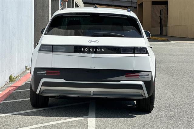 2025 Hyundai IONIQ 5 SEL
