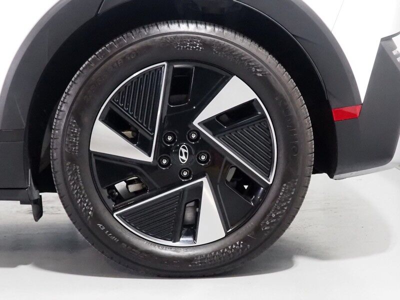 2025 Hyundai IONIQ 5 SEL *NAVIGATION, ADAPTIVE CRUISE, SAFETY ALERTS, BACKUP-CAMERA, DIGITAL COCKPIT, HEATED SEATS/STEERING, POWER LIFTGATE, WIRELESS CHARGING, ANDROID & APPLE Round Rock TX