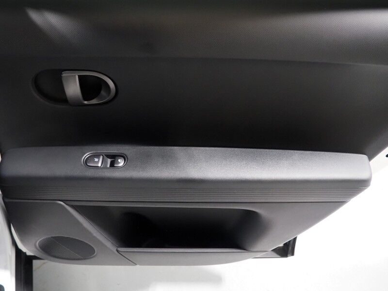 2025 Hyundai IONIQ 5 SEL *NAVIGATION, ADAPTIVE CRUISE, SAFETY ALERTS, BACKUP-CAMERA, DIGITAL COCKPIT, HEATED SEATS/STEERING, POWER LIFTGATE, WIRELESS CHARGING, ANDROID & APPLE Round Rock TX