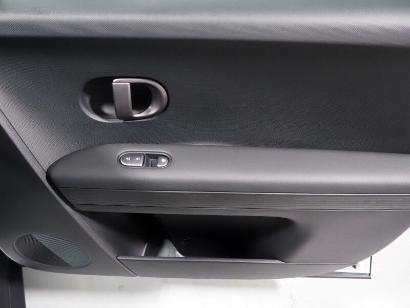 2025 Hyundai IONIQ 5 SEL *NAVIGATION, ADAPTIVE CRUISE, SAFETY ALERTS, BACKUP-CAMERA, DIGITAL COCKPIT, HEATED SEATS/STEERING, POWER LIFTGATE, WIRELESS CHARGING, ANDROID & APPLE Round Rock TX
