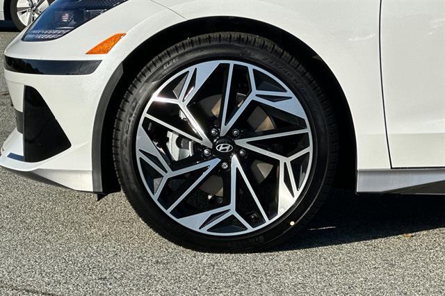 2025 Hyundai IONIQ 6 SEL