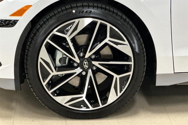 2025 Hyundai IONIQ 6 SEL