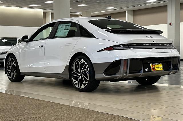 2025 Hyundai IONIQ 6 SEL