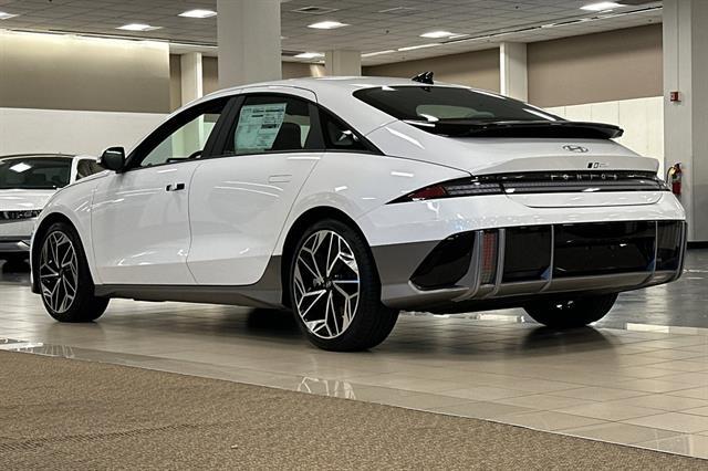 2025 Hyundai IONIQ 6 SEL