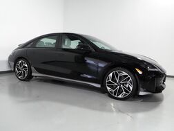 2025_Hyundai_IONIQ 6 SEL_*NAVIGATION, ADAPTIVE CRUISE, SAFETY ALERTS, BACKUP-CAMERA, DIGITAL COCKPIT, HEATED SEATS, 20 INCH WHEELS, HARMAN/KARDON, WIRELESS CHARGING, APPLE CARPLAY_ Round Rock TX