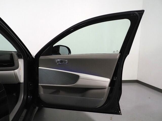 2025 Hyundai IONIQ 6 SEL *NAVIGATION, ADAPTIVE CRUISE, SAFETY ALERTS, BACKUP-CAMERA, DIGITAL COCKPIT, HEATED SEATS, 20 INCH WHEELS, HARMAN/KARDON, WIRELESS CHARGING, APPLE CARPLAY Round Rock TX