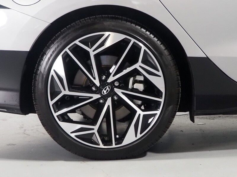 2025 Hyundai IONIQ 6 SEL *NAVIGATION, ADAPTIVE CRUISE, SAFETY ALERTS, BACKUP-CAMERA, DIGITAL COCKPIT, HEATED SEATS, 20 INCH WHEELS, WIRELESS CHARGING, ANDROID & APPLE Round Rock TX