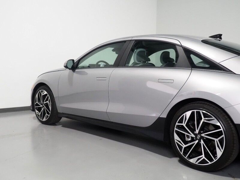2025 Hyundai IONIQ 6 SEL *NAVIGATION, ADAPTIVE CRUISE, SAFETY ALERTS, BACKUP-CAMERA, DIGITAL COCKPIT, HEATED SEATS, 20 INCH WHEELS, WIRELESS CHARGING, ANDROID & APPLE Round Rock TX