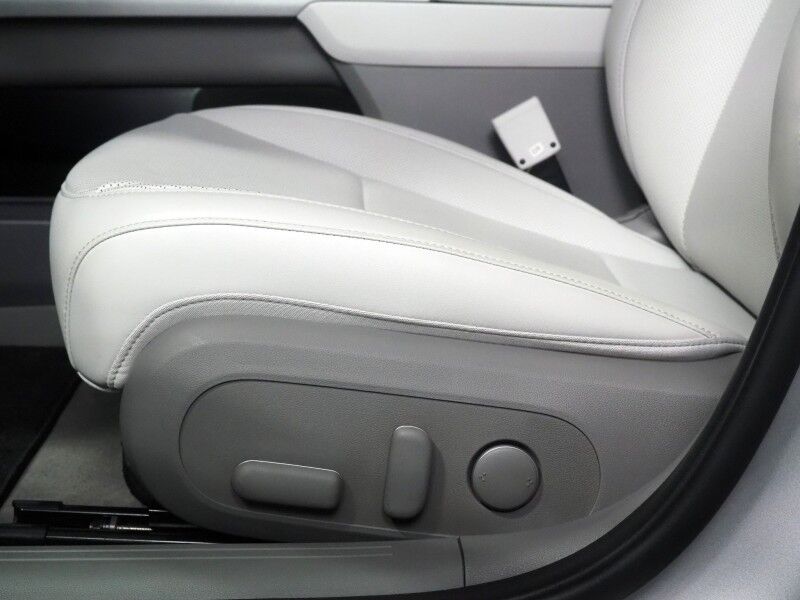 2025 Hyundai IONIQ 6 SEL *NAVIGATION, ADAPTIVE CRUISE, SAFETY ALERTS, BACKUP-CAMERA, DIGITAL COCKPIT, HEATED SEATS, 20 INCH WHEELS, WIRELESS CHARGING, ANDROID & APPLE Round Rock TX