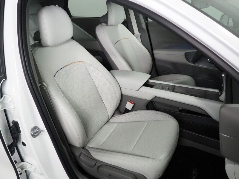 2025 Hyundai IONIQ 6 SEL *NAVIGATION, ADAPTIVE CRUISE, SAFETY ALERTS, BACKUP-CAMERA, DIGITAL COCKPIT, HEATED SEATS, 20 INCH WHEELS, WIRELESS CHARGING, ANDROID & APPLE