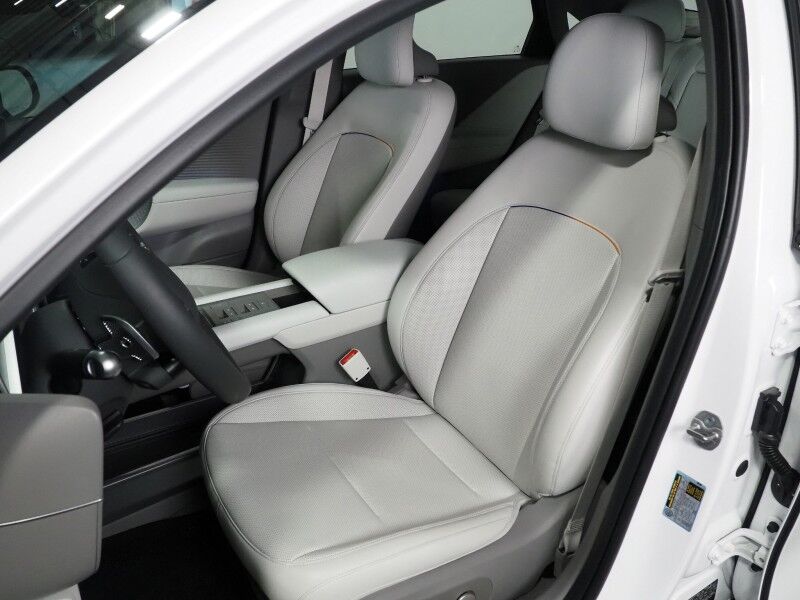 2025 Hyundai IONIQ 6 SEL *NAVIGATION, ADAPTIVE CRUISE, SAFETY ALERTS, BACKUP-CAMERA, DIGITAL COCKPIT, HEATED SEATS, 20 INCH WHEELS, WIRELESS CHARGING, ANDROID & APPLE Round Rock TX