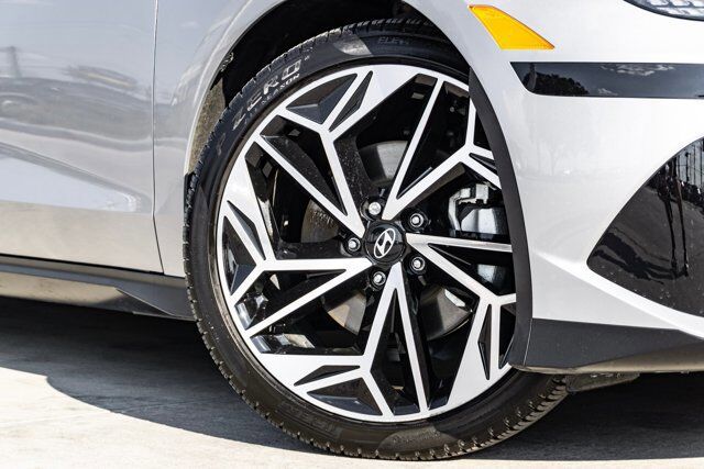 2025 Hyundai IONIQ 6 SEL