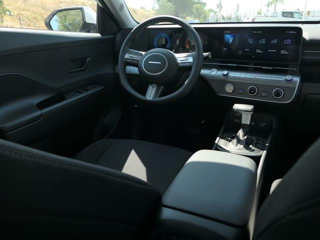 2025 Hyundai Kona SE