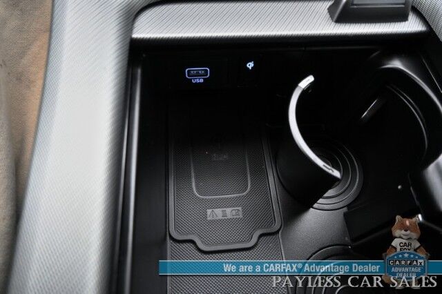 2025 Hyundai Palisade SEL / AWD / Auto Start / Power & Heated Leather Seats / Navigation / Adaptive Cruise / Lane Depart & Blind Spot / Back Up Camera / Rear Parking Sensors / 3rd Row / Seats 7 / Apple CarPlay & Android Auto / 1-Owner Anchorage AK