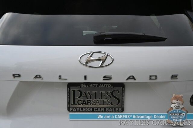 2025 Hyundai Palisade SEL / AWD / Auto Start / Power & Heated Leather Seats / Navigation / Adaptive Cruise / Lane Departure & Blind Spot / Apple CarPlay & Android Auto / Back Up Camera / Rear Parking Sensors / 3rd Row / Seats 7 / 1-Owner Anchorage AK