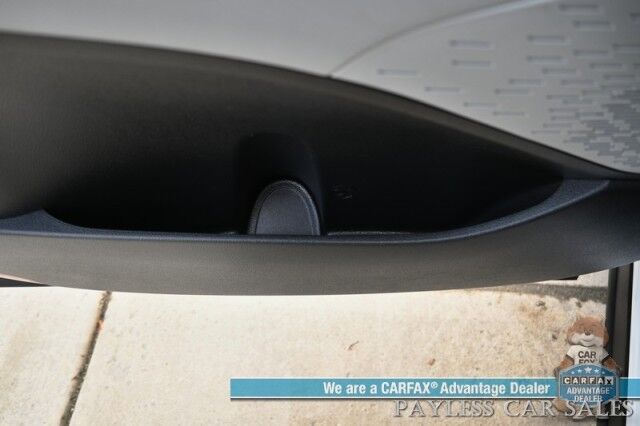 2025 Hyundai Palisade SEL / AWD / Auto Start / Power & Heated Leather Seats / Navigation / Adaptive Cruise / Lane Departure & Blind Spot / Apple CarPlay & Android Auto / Back Up Camera / Rear Parking Sensors / 3rd Row / Seats 7 / 1-Owner Anchorage AK