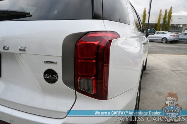 2025 Hyundai Palisade SEL / AWD / Auto Start / Power & Heated Leather Seats / Navigation / Adaptive Cruise / Lane Departure & Blind Spot / Apple CarPlay & Android Auto / Back Up Camera / Rear Parking Sensors / 3rd Row / Seats 7 / 1-Owner Anchorage AK