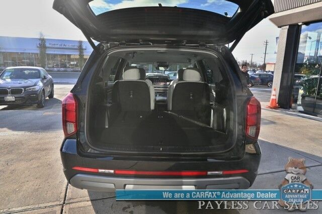 2025 Hyundai Palisade SEL / AWD / Auto Start / Power & Heated Leather Seats / Navigation / Adaptive Cruise / Lane Departure & Blind Spot / Apple CarPlay & Android Auto / Back Up Camera / Rear Parking Sensors / 3rd Row / Seats 7 / 1-Owner Anchorage AK 2025 Hyundai Palisade SEL / AWD / Auto Start / Power & Heated Leather Seats / Navigation / Adaptive Cruise / Lane Departure & Blind Spot / Apple CarPlay & Android Auto / Back Up Camera / Rear Parking Sensors / 3rd Row / Seats 7 / 1-Owner Anchorage AK