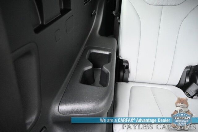 2025 Hyundai Palisade SEL / AWD / Auto Start / Power & Heated Leather Seats / Navigation / Adaptive Cruise / Lane Departure & Blind Spot / Rear Captain Chairs / 3rd Row / Seats 7 / Apple CarPlay & Android Auto / Back Up Camera / 1-Owner Anchorage AK