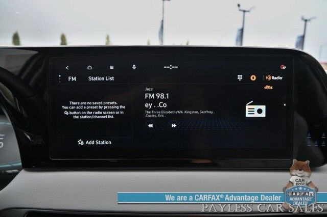 2025 Hyundai Palisade SEL / AWD / Auto Start / Power & Heated Leather Seats / Navigation / Adaptive Cruise / Lane Departure & Blind Spot / Rear Captain Chairs / 3rd Row / Seats 7 / Apple CarPlay & Android Auto / Back Up Camera / 1-Owner Anchorage AK