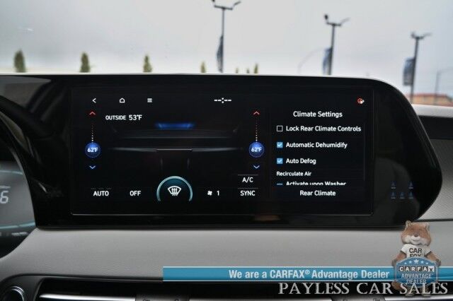 2025 Hyundai Palisade SEL / AWD / Auto Start / Power & Heated Leather Seats / Navigation / Adaptive Cruise / Lane Departure & Blind Spot / Rear Captain Chairs / 3rd Row / Seats 7 / Apple CarPlay & Android Auto / Back Up Camera / 1-Owner Anchorage AK