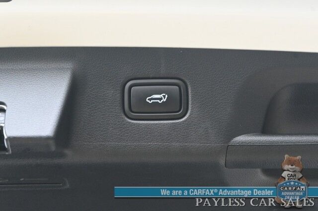 2025 Hyundai Palisade SEL / AWD / Auto Start / Power & Heated Leather Seats / Navigation / Adaptive Cruise / Lane Departure & Blind Spot / Rear Captain Chairs / 3rd Row / Seats 7 / Apple CarPlay & Android Auto / Back Up Camera / 1-Owner Anchorage AK