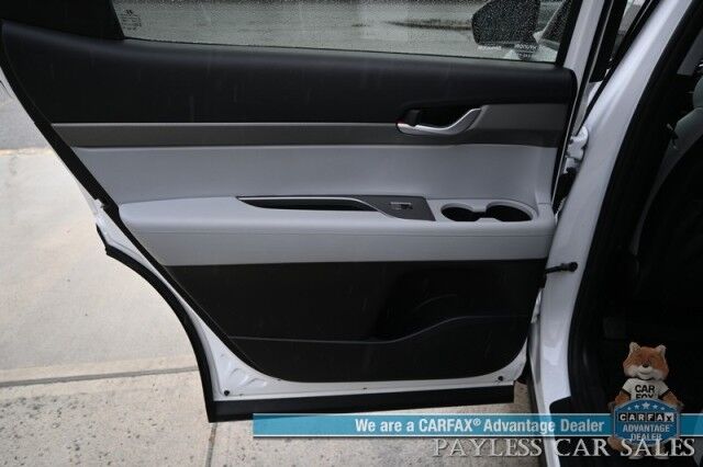 2025 Hyundai Palisade SEL / AWD / Auto Start / Power & Heated Leather Seats / Navigation / Adaptive Cruise / Lane Departure & Blind Spot / Rear Captain Chairs / 3rd Row / Seats 7 / Apple CarPlay & Android Auto / Back Up Camera / 1-Owner Anchorage AK