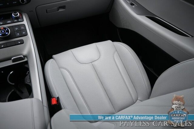 2025 Hyundai Palisade SEL / AWD / Auto Start / Power & Heated Leather Seats / Navigation / Adaptive Cruise / Lane Departure & Blind Spot / Rear Captain Chairs / 3rd Row / Seats 7 / Apple CarPlay & Android Auto / Back Up Camera / 1-Owner Anchorage AK