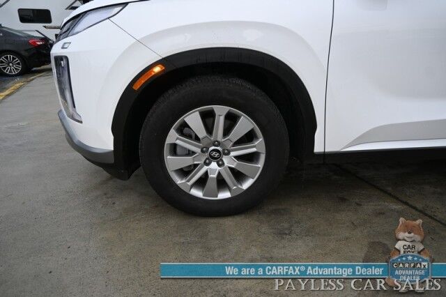 2025 Hyundai Palisade SEL / AWD / Auto Start / Power & Heated Leather Seats / Navigation / Adaptive Cruise / Lane Departure & Blind Spot / Rear Captain Chairs / 3rd Row / Seats 7 / Apple CarPlay & Android Auto / Back Up Camera / 1-Owner Anchorage AK