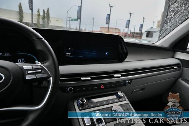 2025 Hyundai Palisade SEL / AWD / Auto Start / Power & Heated Leather Seats / Navigation / Adaptive Cruise / Lane Departure & Blind Spot / Rear Captain Chairs / 3rd Row / Seats 7 / Apple CarPlay & Android Auto / Back Up Camera / 1-Owner Anchorage AK