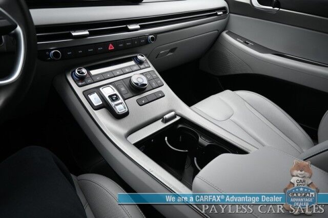 2025 Hyundai Palisade SEL / AWD / Auto Start / Power & Heated Leather Seats / Navigation / Adaptive Cruise / Lane Departure & Blind Spot / Rear Captain Chairs / 3rd Row / Seats 7 / Apple CarPlay & Android Auto / Back Up Camera / 1-Owner Anchorage AK