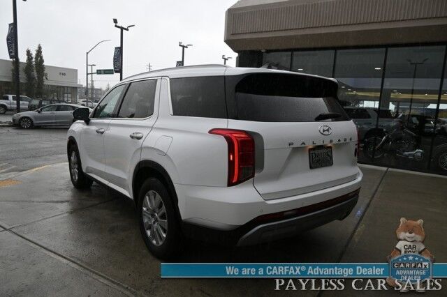 2025 Hyundai Palisade SEL / AWD / Auto Start / Power & Heated Leather Seats / Navigation / Adaptive Cruise / Lane Departure & Blind Spot / Rear Captain Chairs / 3rd Row / Seats 7 / Apple CarPlay & Android Auto / Back Up Camera / 1-Owner Anchorage AK
