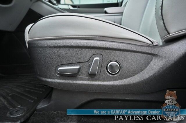 2025 Hyundai Palisade SEL / AWD / Auto Start / Power & Heated Leather Seats / Navigation / Adaptive Cruise / Lane Departure & Blind Spot / Rear Captain Chairs / 3rd Row / Seats 7 / Apple CarPlay & Android Auto / Back Up Camera / 1-Owner Anchorage AK