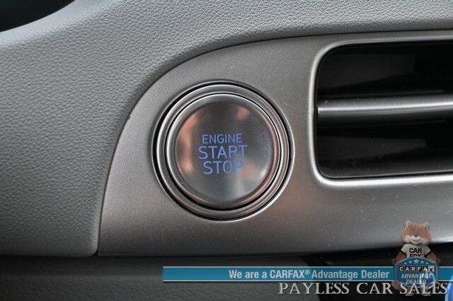2025 Hyundai Palisade SEL / AWD / Auto Start / Power & Heated Leather Seats / Navigation / Adaptive Cruise / Lane Departure & Blind Spot / Rear Captain Chairs / 3rd Row / Seats 7 / Apple CarPlay & Android Auto / Back Up Camera / 1-Owner Anchorage AK