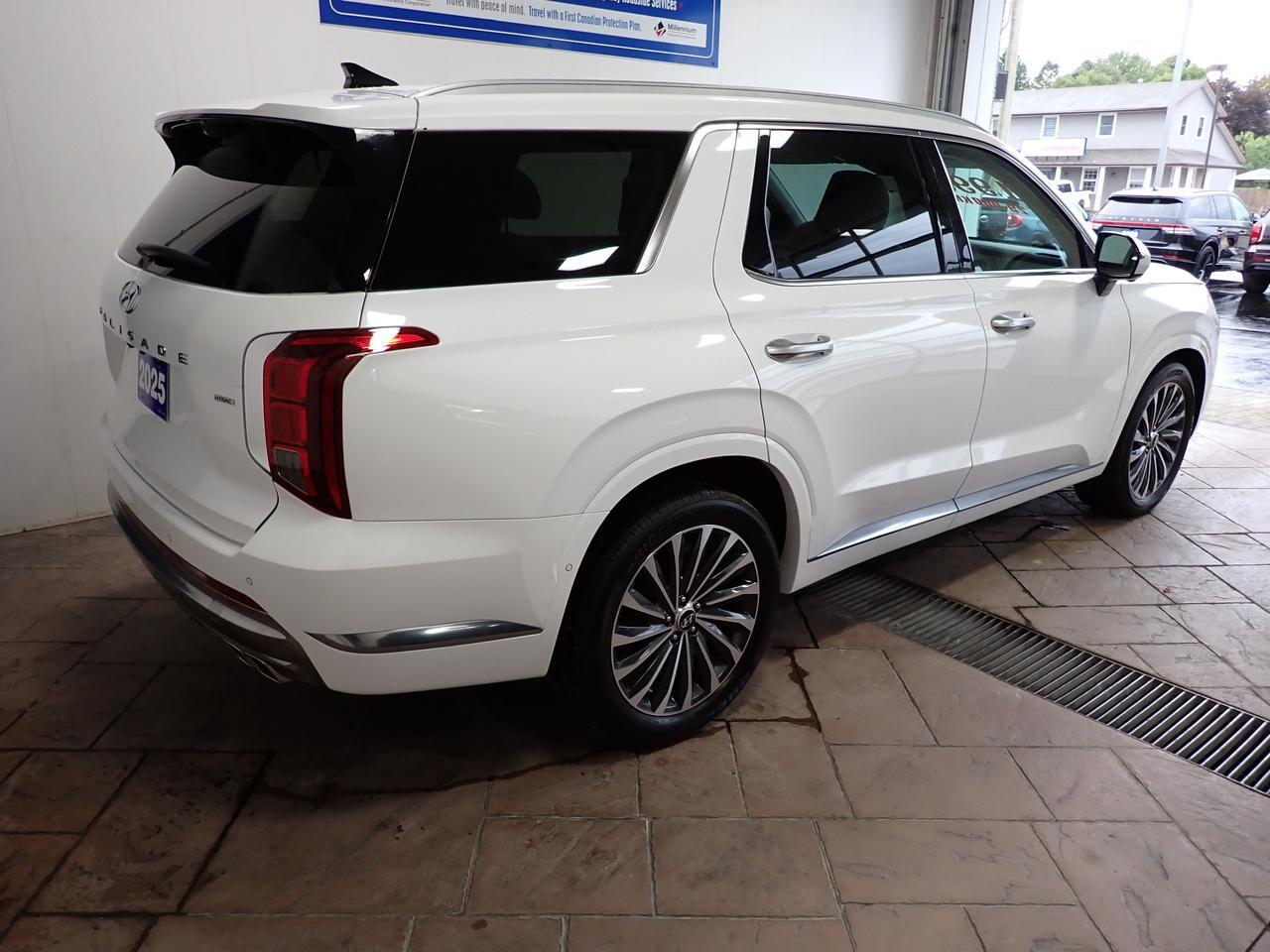 2025 Hyundai Palisade Ultimate Calligraphy 7-PASS 4WD LEATHER NAVI SUNROOF Listowel ON