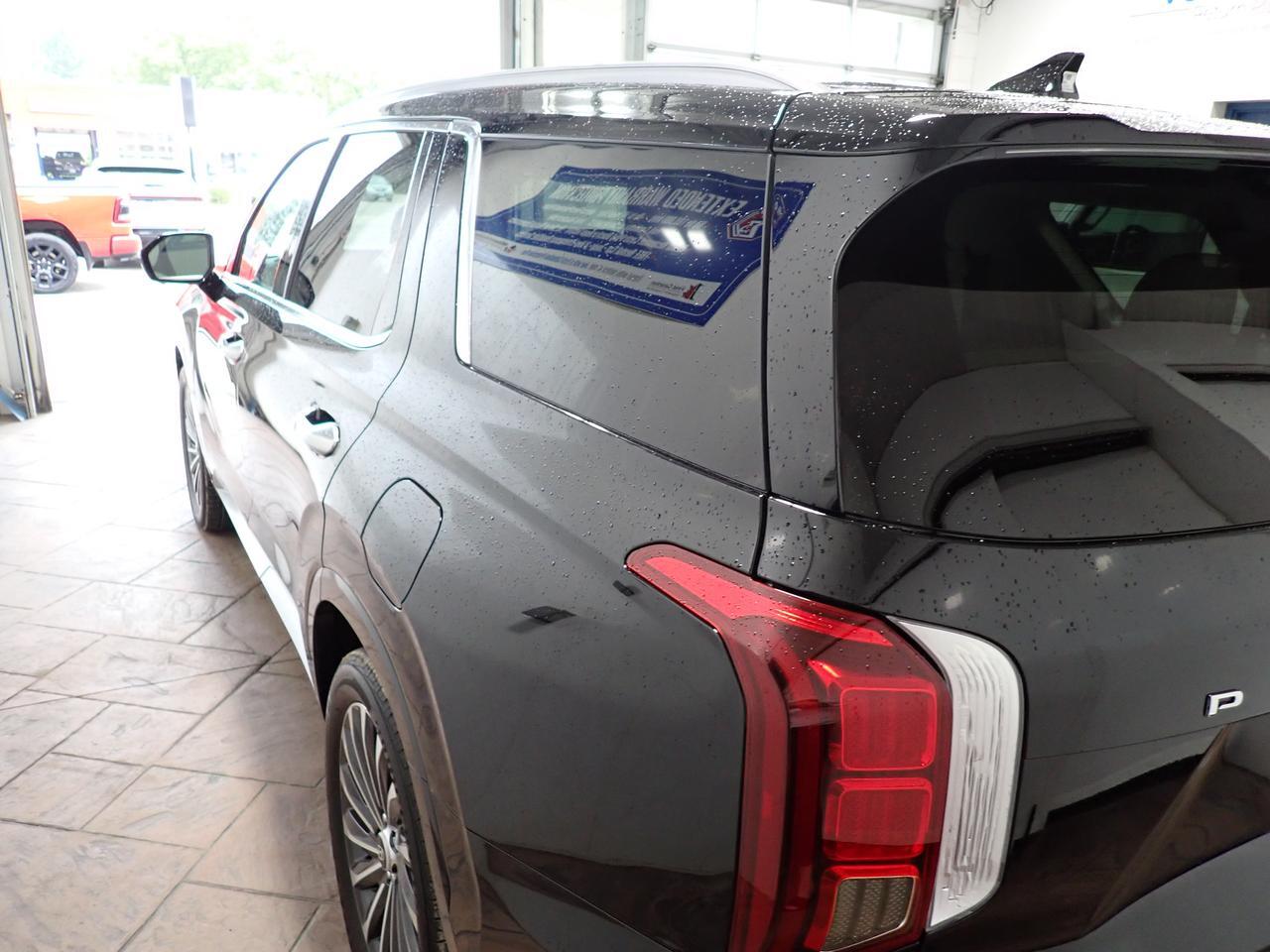 2025 Hyundai Palisade Ultimate Calligraphy AWD 7 PASS LEATHER NAVI SUNROOF Listowel ON