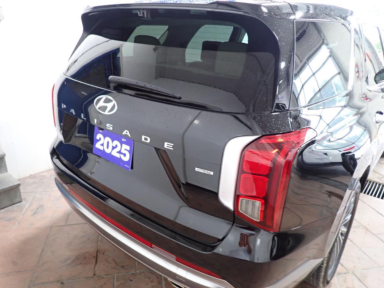 2025 Hyundai Palisade Ultimate Calligraphy AWD 7 PASS LEATHER NAVI SUNROOF Listowel ON