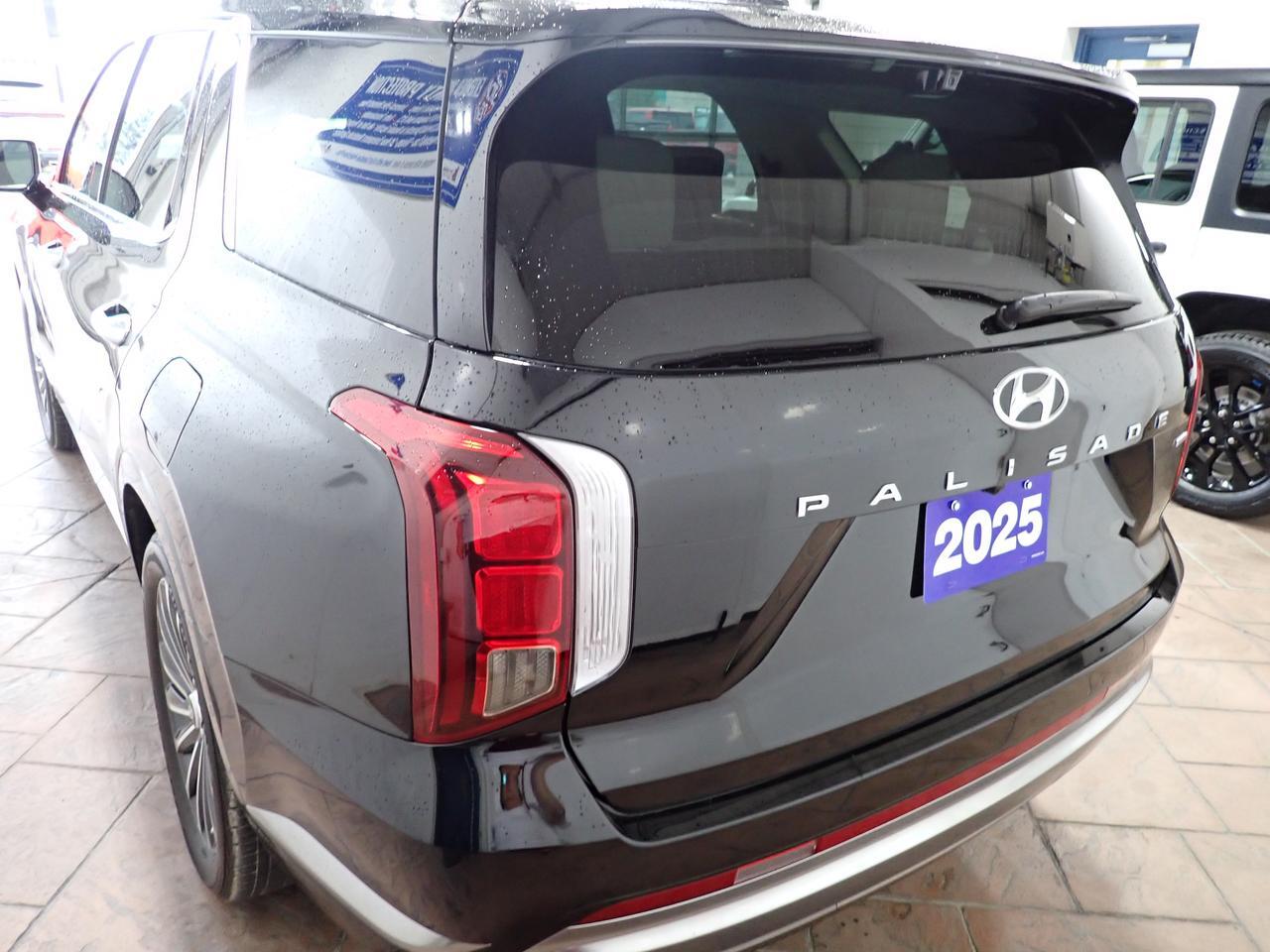 2025 Hyundai Palisade Ultimate Calligraphy AWD 7 PASS LEATHER NAVI SUNROOF Listowel ON