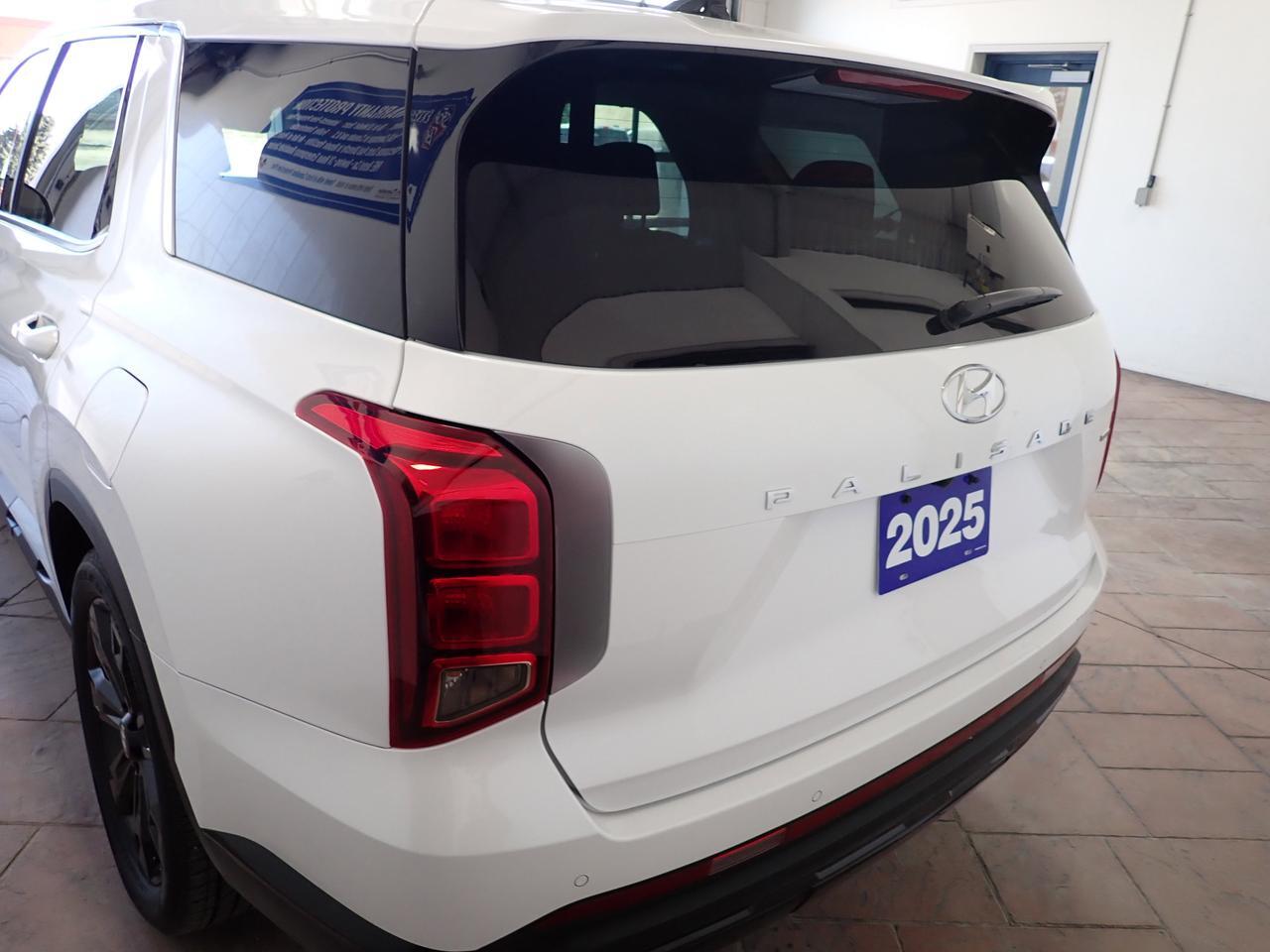 2025 Hyundai Palisade Urban 7-PASS AWD 2ND ROW BUCKETS LEATHER NAVI SUNROOF Listowel ON