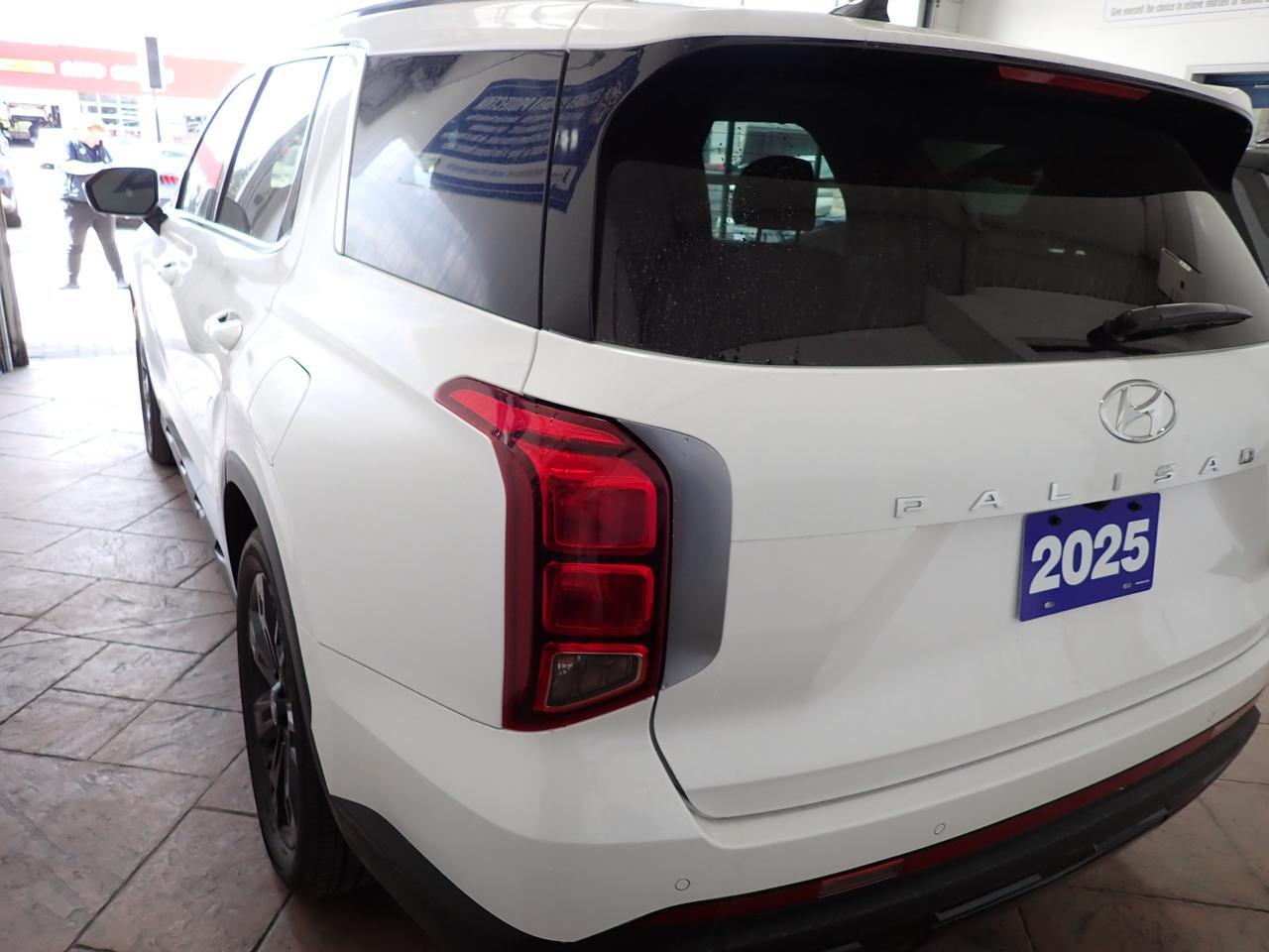 2025 Hyundai Palisade Urban 7-PASS AWD LEATHER NAVI SUNROOF 2ND ROW BUCKETS Listowel ON