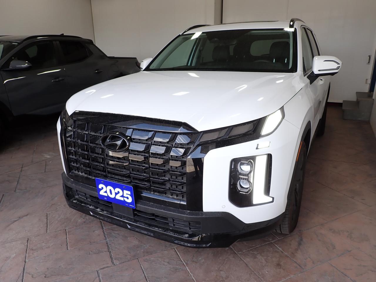 2025 Hyundai Palisade Urban 7-PASS AWD LEATHER NAVI SUNROOF 2ND ROW BUCKETS Listowel ON