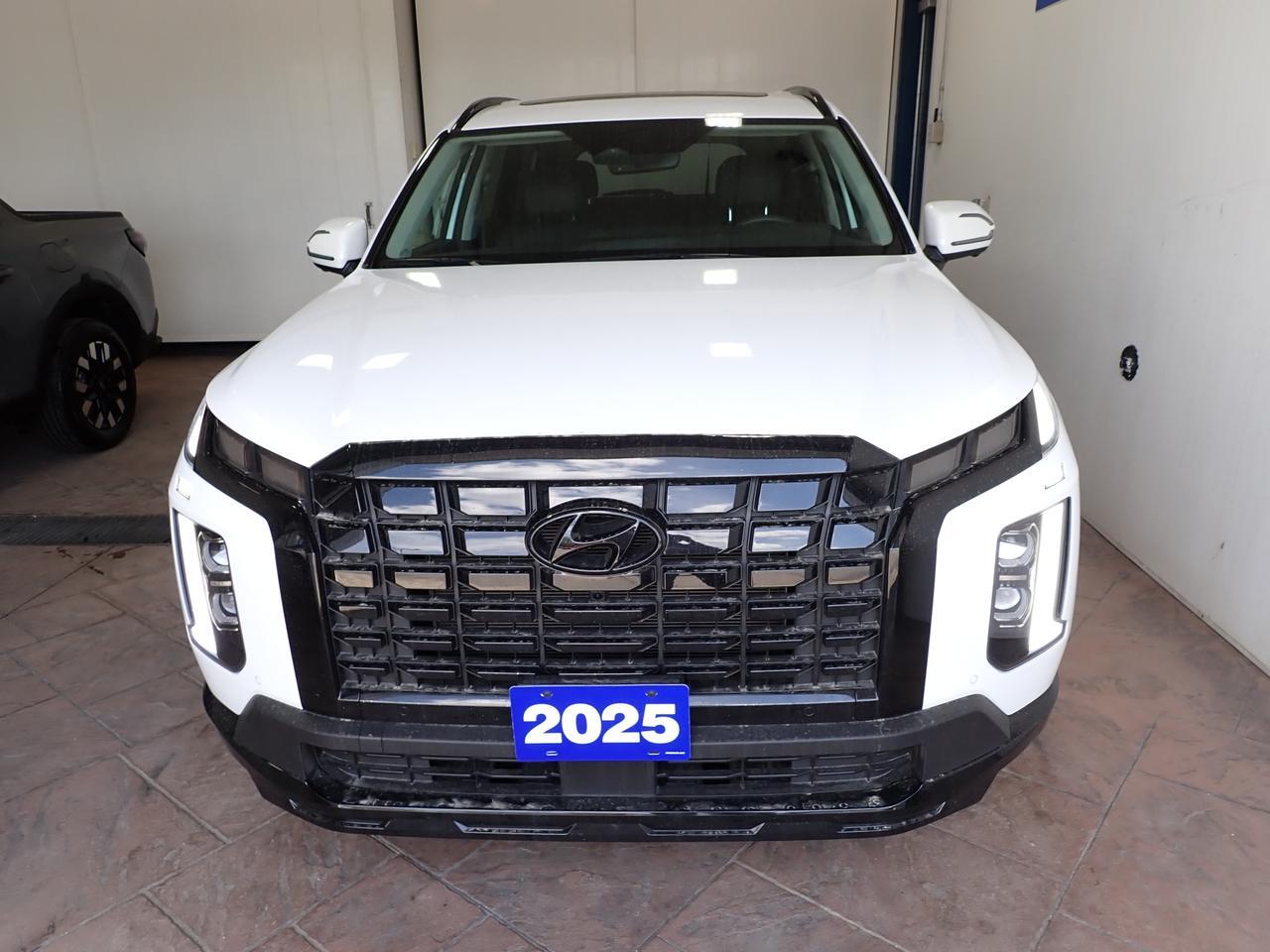2025 Hyundai Palisade Urban 7-PASS AWD LEATHER NAVI SUNROOF 2ND ROW BUCKETS Listowel ON