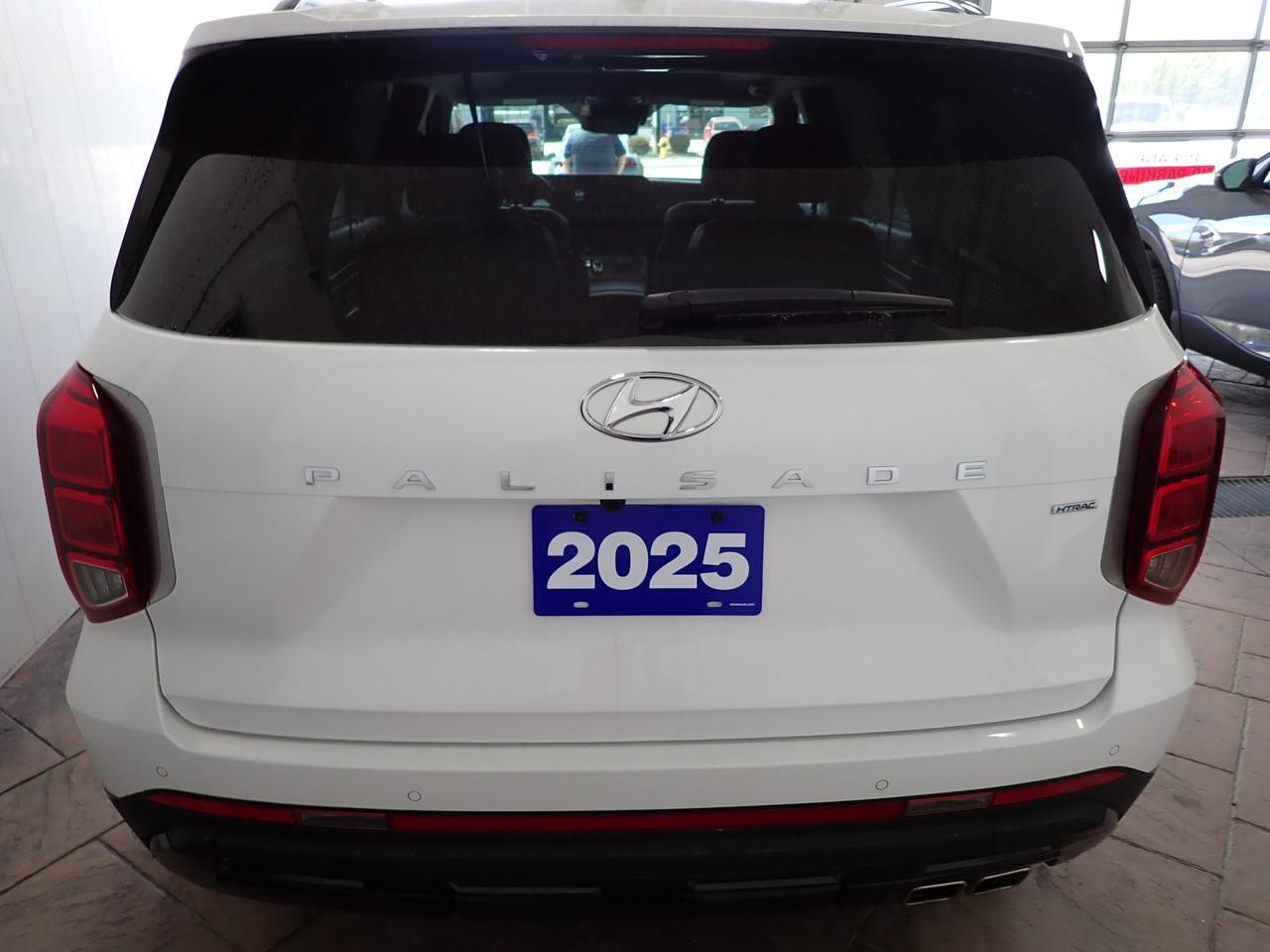 2025 Hyundai Palisade Urban 7-PASS AWD LEATHER NAVI SUNROOF 2ND ROW BUCKETS Listowel ON