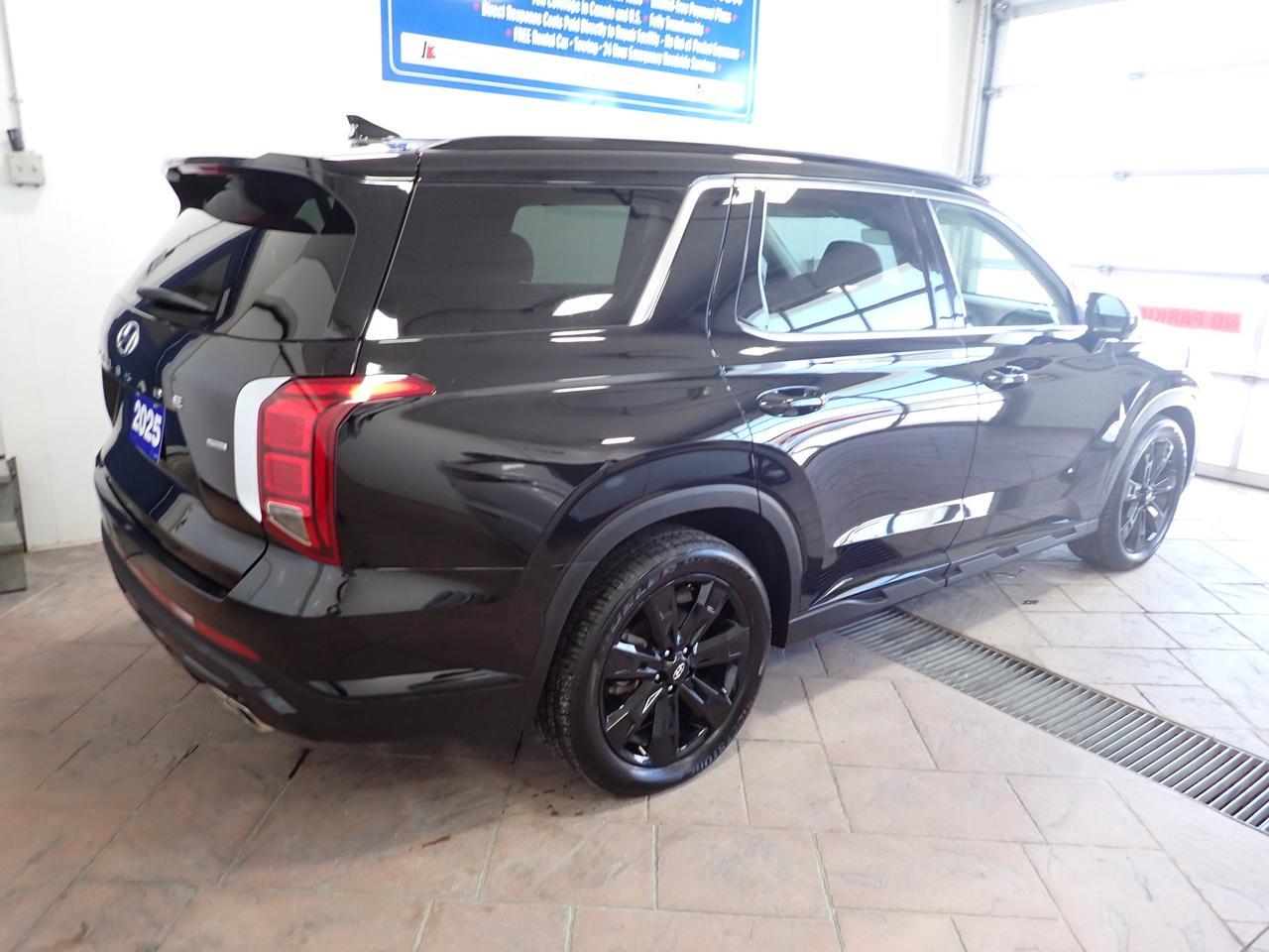 2025 Hyundai Palisade Urban 7-PASS AWD LEATHER NAVI SUNROOF BUCKET SEATS Listowel ON