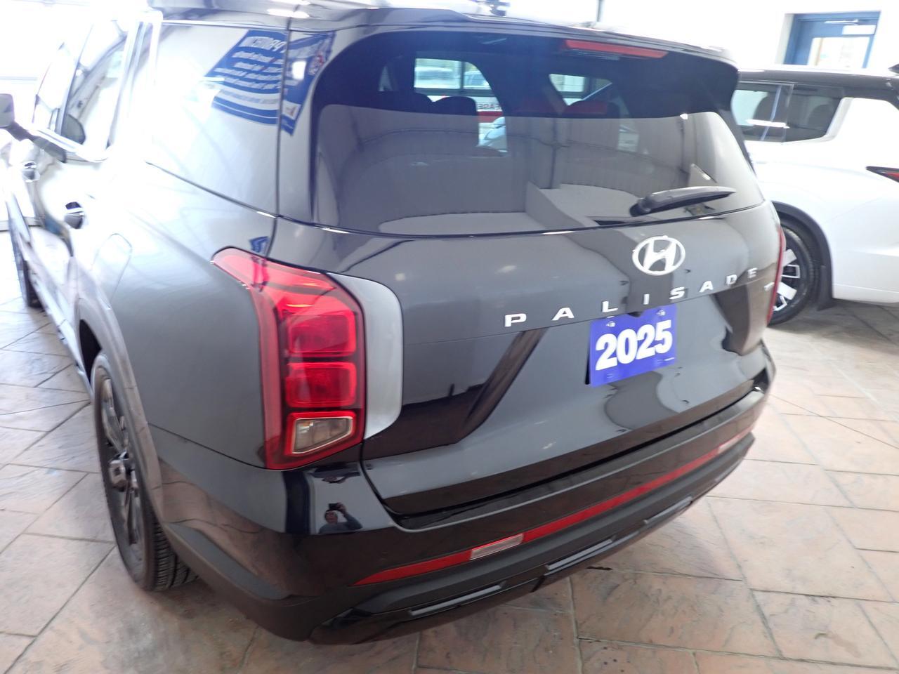 2025 Hyundai Palisade Urban 7-PASS AWD LEATHER NAVI SUNROOF BUCKET SEATS Listowel ON