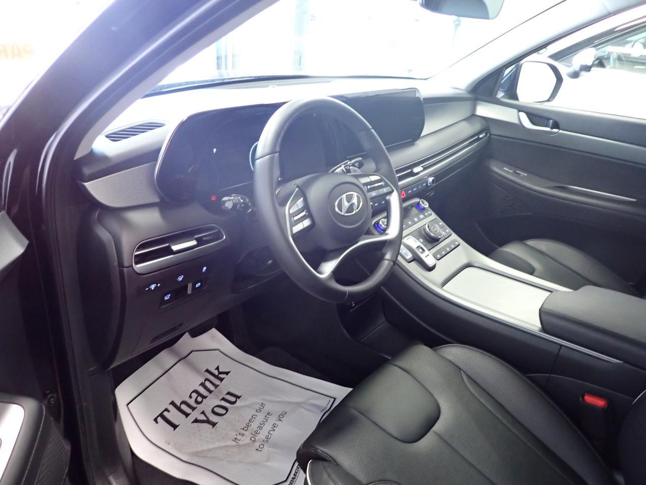 2025 Hyundai Palisade Urban 7-PASS AWD LEATHER NAVI SUNROOF BUCKET SEATS Listowel ON